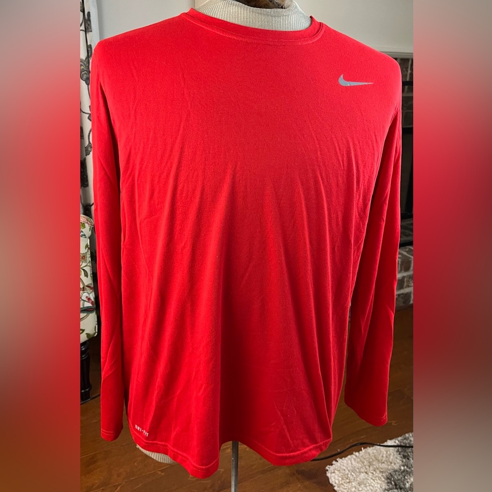 Nike Dri-Fit longsleeve Red Performance Tee Men’s XL - pre-owned but perfect